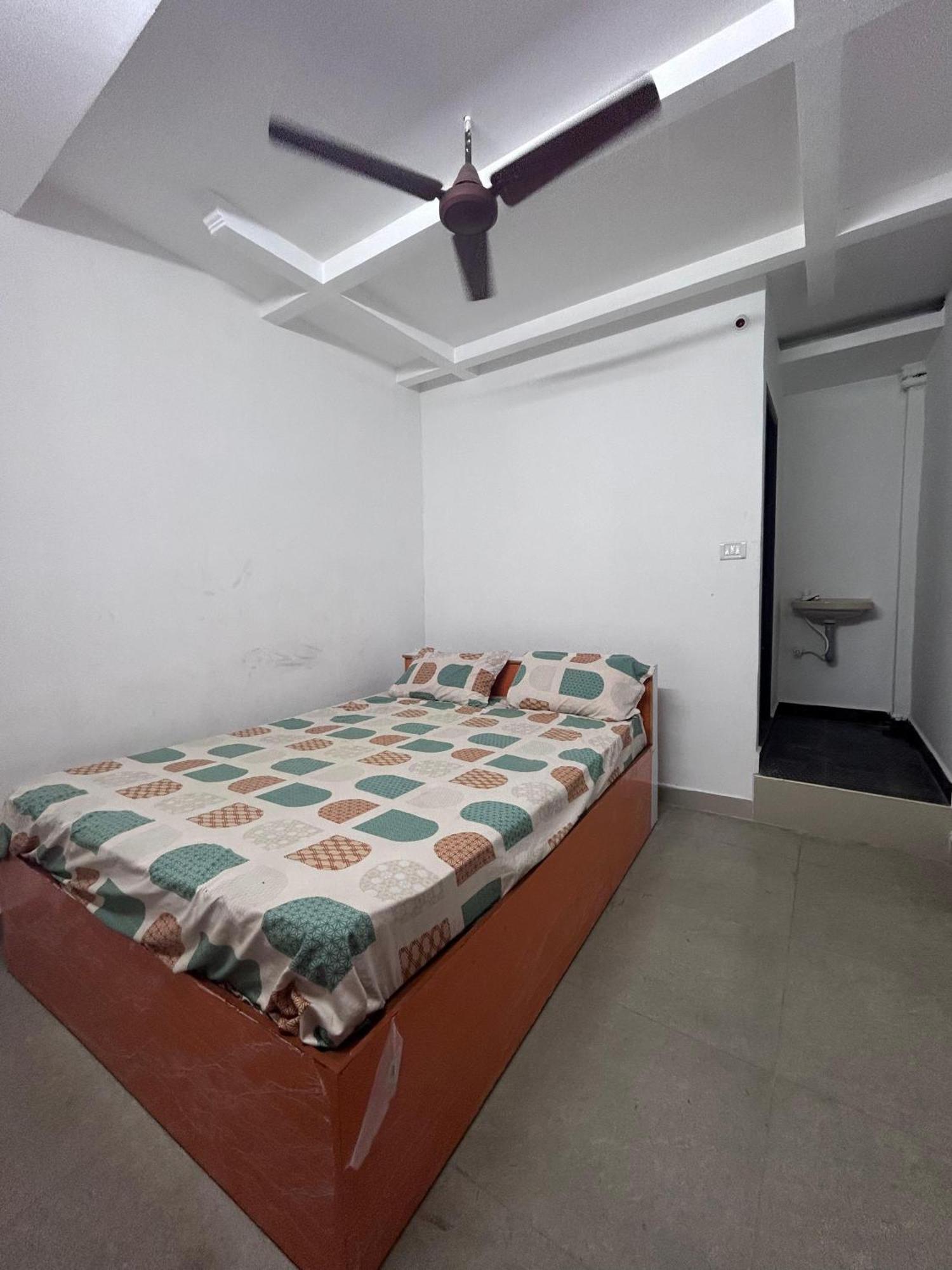 Gsd Inn Guest House 蓬蒂切里 外观 照片
