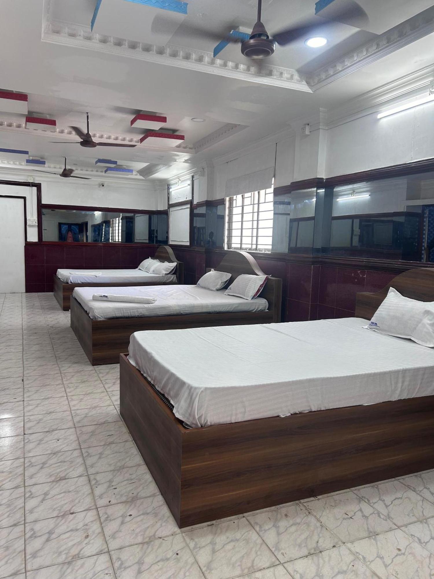 Gsd Inn Guest House 蓬蒂切里 外观 照片