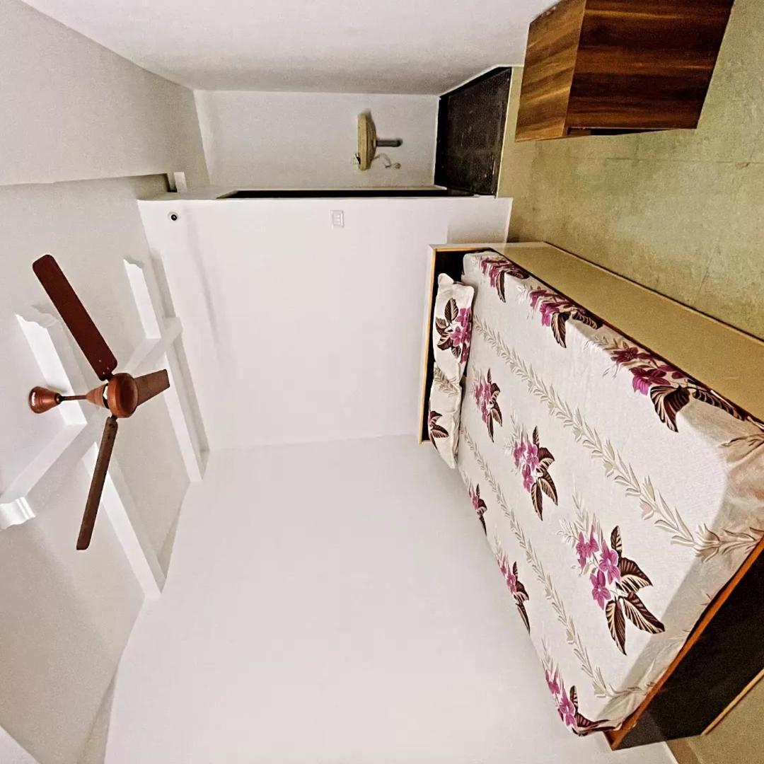 Gsd Inn Guest House 蓬蒂切里 外观 照片